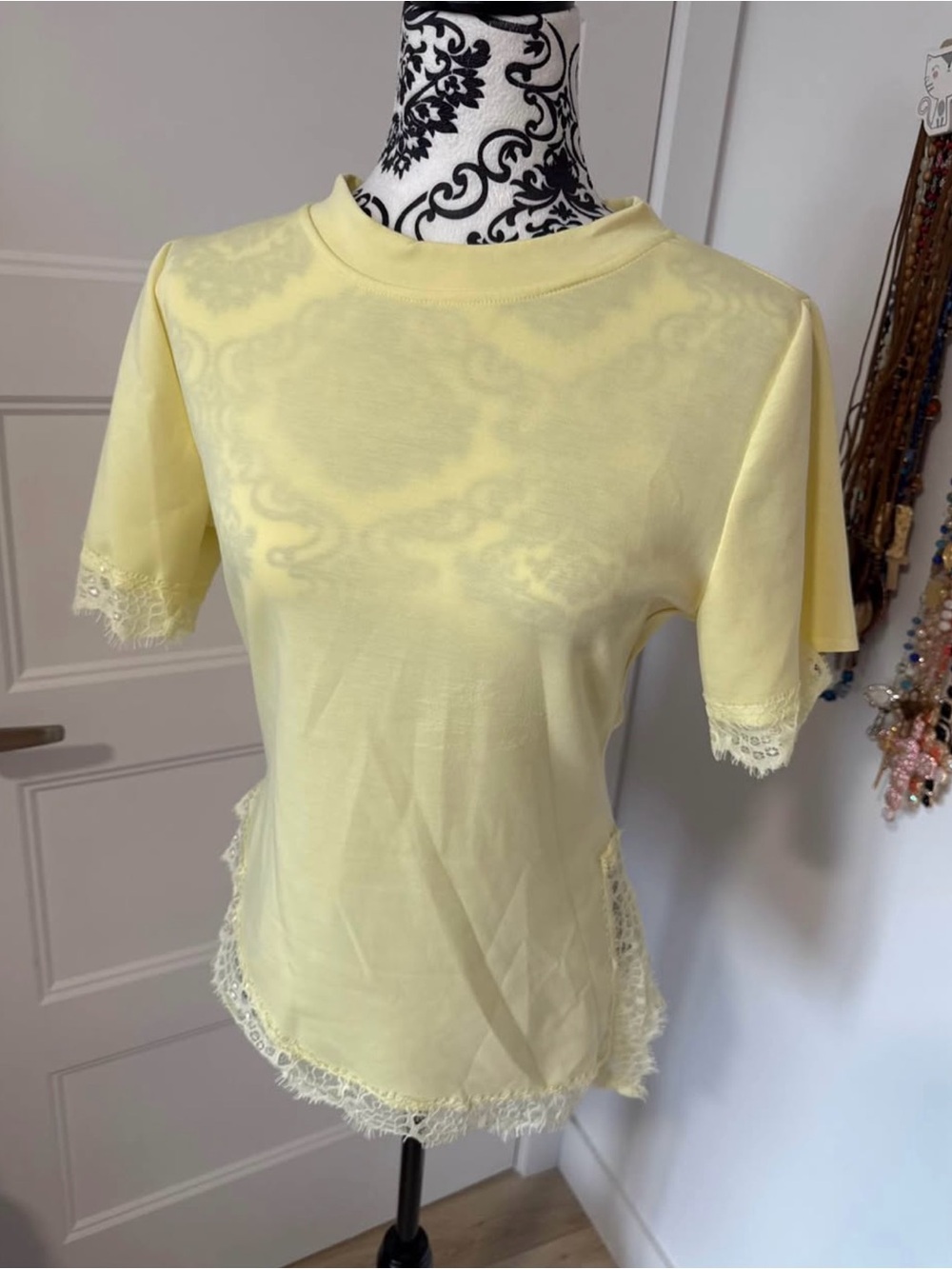 Yellow Lace-Trim Short Sleeve Women's Top